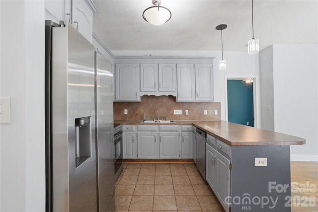 1550 Indian Springs Drive NW, Conover, NC 28613