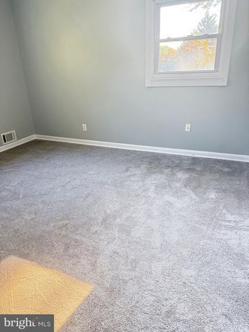 930 WOODLANE RD, Mount Holly, NJ 08060