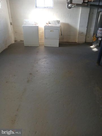 930 WOODLANE RD, Mount Holly, NJ 08060