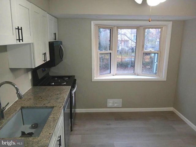 930 WOODLANE RD, Mount Holly, NJ 08060