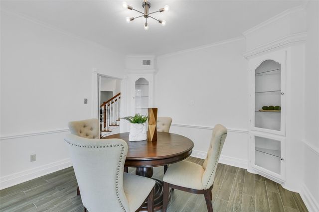 209 Pine Willow Court, Friendswood, TX 77546