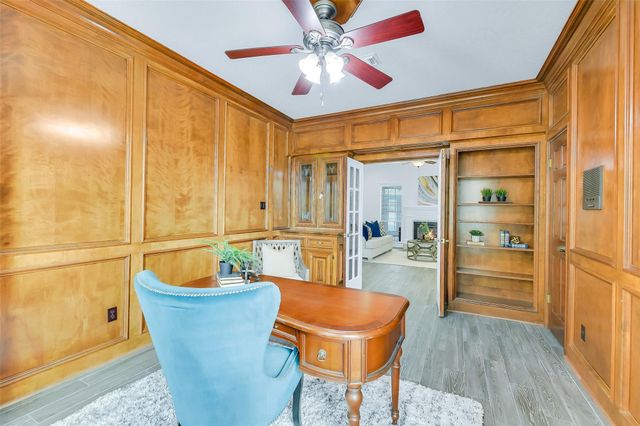 209 Pine Willow Court, Friendswood, TX 77546