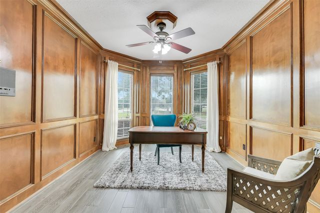 209 Pine Willow Court, Friendswood, TX 77546