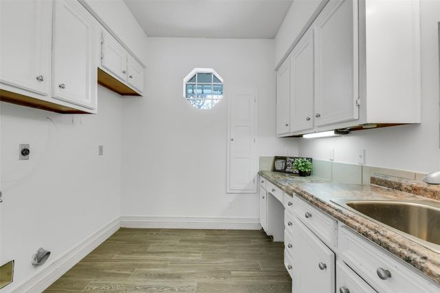 209 Pine Willow Court, Friendswood, TX 77546