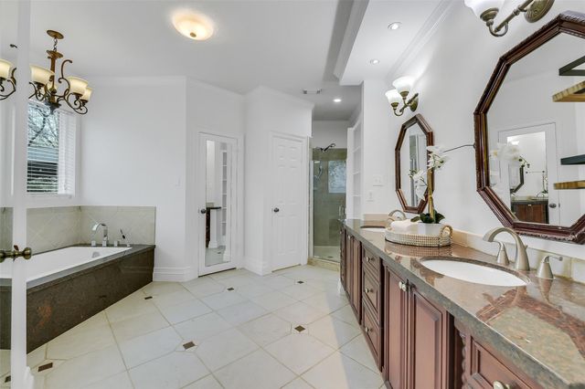 209 Pine Willow Court, Friendswood, TX 77546