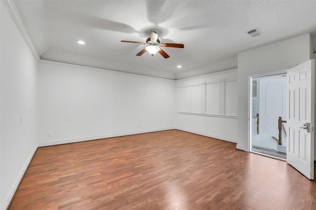 209 Pine Willow Court, Friendswood, TX 77546