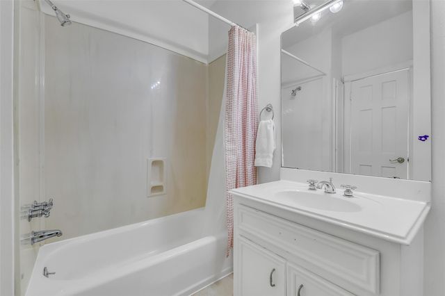 209 Pine Willow Court, Friendswood, TX 77546