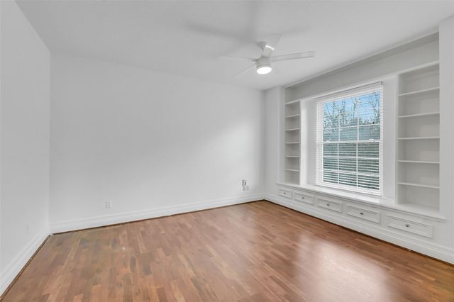 209 Pine Willow Court, Friendswood, TX 77546