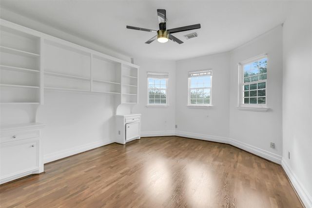 209 Pine Willow Court, Friendswood, TX 77546