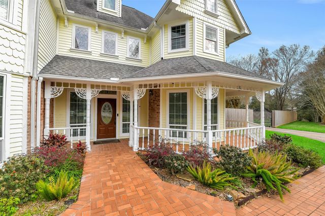 209 Pine Willow Court, Friendswood, TX 77546