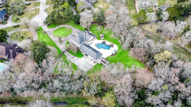 209 Pine Willow Court, Friendswood, TX 77546