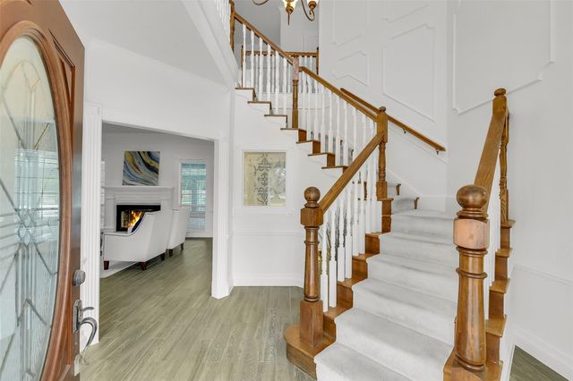 209 Pine Willow Court, Friendswood, TX 77546