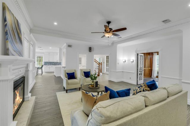 209 Pine Willow Court, Friendswood, TX 77546