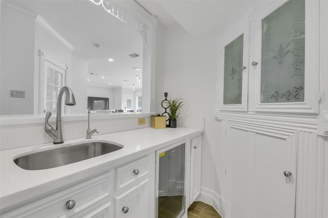 209 Pine Willow Court, Friendswood, TX 77546