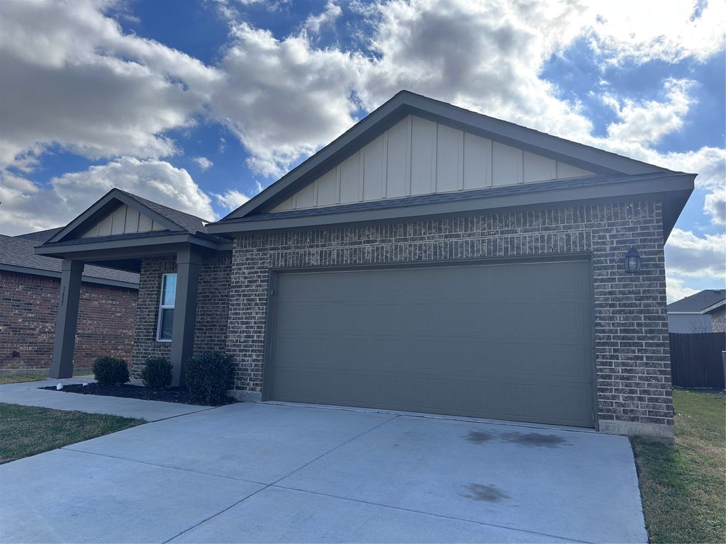 1617 Braeburn Lane, Fort Worth, TX 76052 — exterior