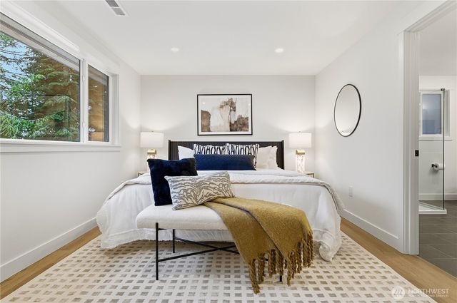 5003 239th Place SW, Lake Forest Park, WA 98043