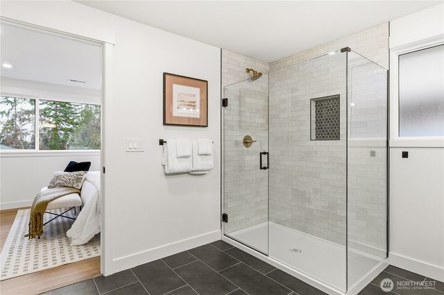 5003 239th Place SW, Lake Forest Park, WA 98043