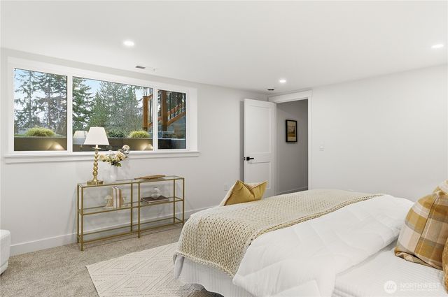 5003 239th Place SW, Lake Forest Park, WA 98043