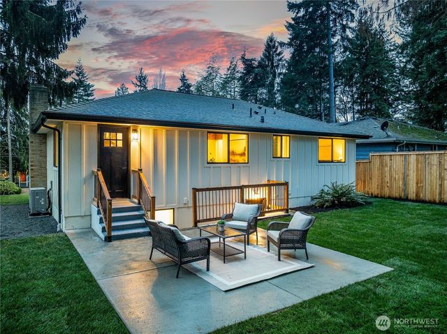 5003 239th Place SW, Lake Forest Park, WA 98043