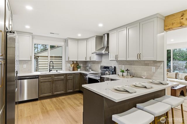 5003 239th Place SW, Lake Forest Park, WA 98043