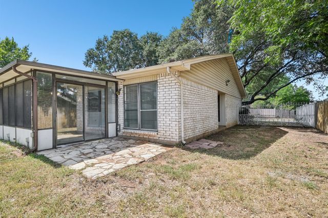 4010 Rushview Drive, Arlington, TX 76016