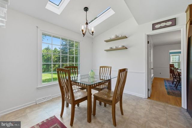 2 JOBS LN, Newark, DE 19711