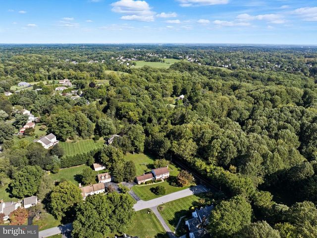 2 JOBS LN, Newark, DE 19711
