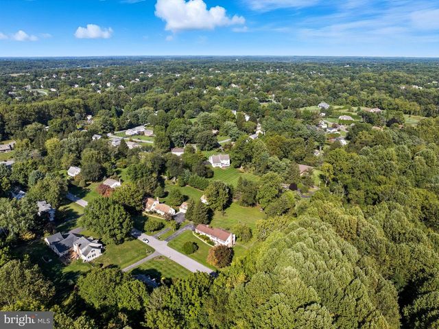 2 JOBS LN, Newark, DE 19711