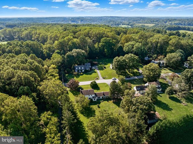 2 JOBS LN, Newark, DE 19711