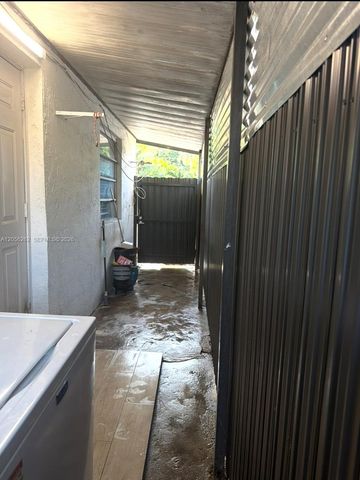 1097 E 1St AVE 1097, Hialeah, FL 33010