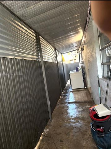 1097 E 1St AVE 1097, Hialeah, FL 33010