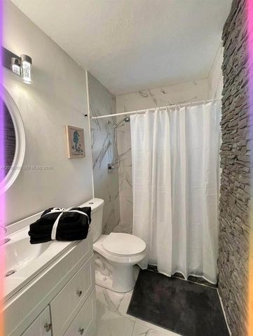 1097 E 1St AVE 1097, Hialeah, FL 33010