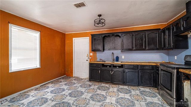 610 W Pike Boulevard, Weslaco, TX 78596