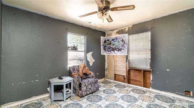 610 W Pike Boulevard, Weslaco, TX 78596