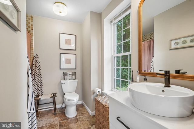 336 1ST AVE, Phoenixville, PA 19460