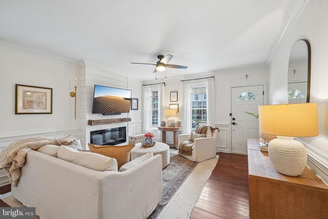336 1ST AVE, Phoenixville, PA 19460