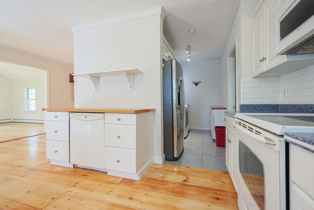 16 9th Street, Leominster, MA 01453