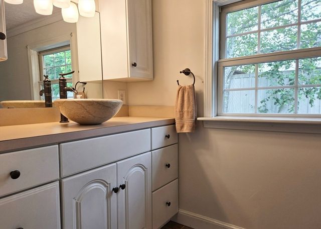 16 9th Street, Leominster, MA 01453