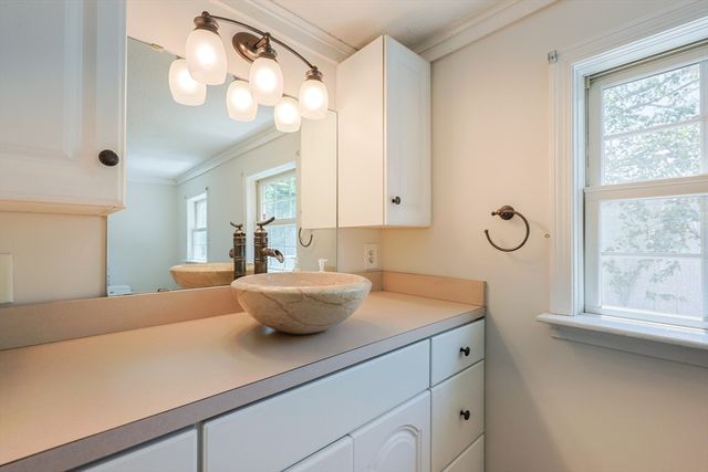 16 9th Street, Leominster, MA 01453
