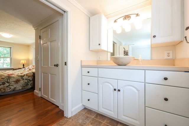 16 9th Street, Leominster, MA 01453