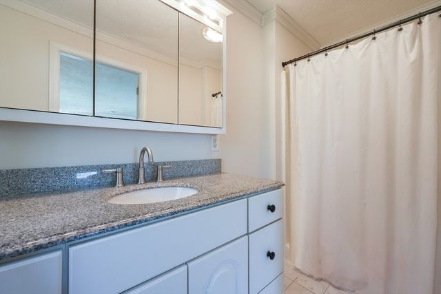 16 9th Street, Leominster, MA 01453