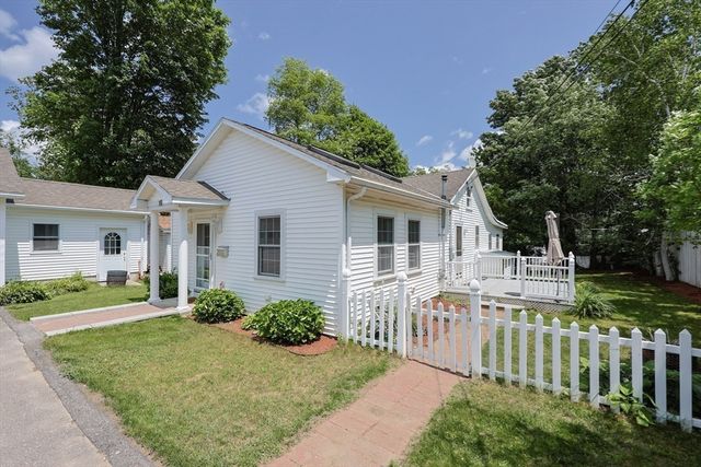 16 9th Street, Leominster, MA 01453