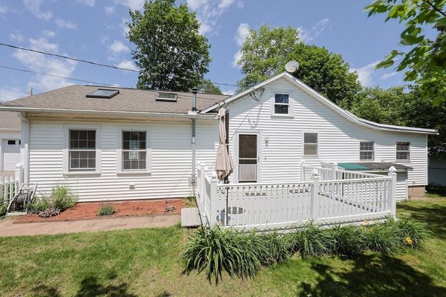 16 9th Street, Leominster, MA 01453