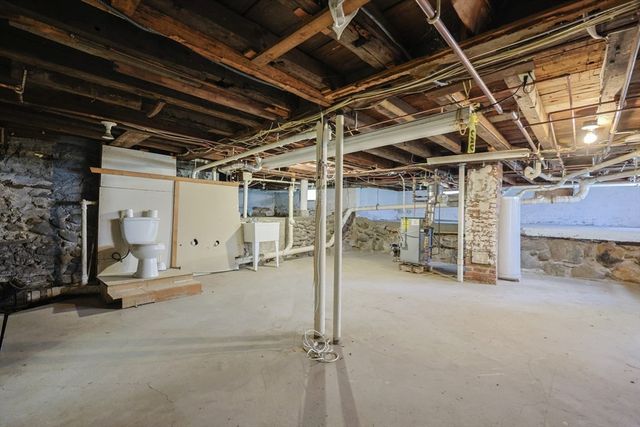 16 9th Street, Leominster, MA 01453