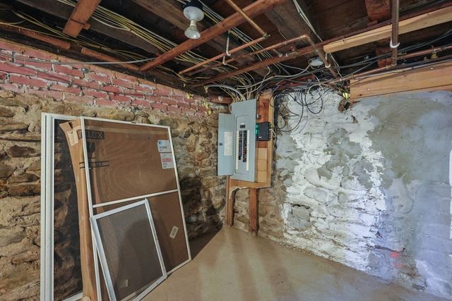 16 9th Street, Leominster, MA 01453