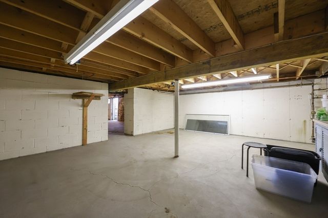 16 9th Street, Leominster, MA 01453
