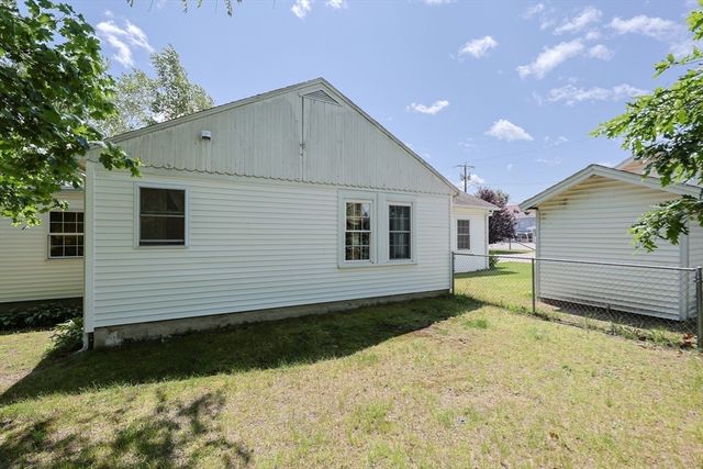 16 9th Street, Leominster, MA 01453