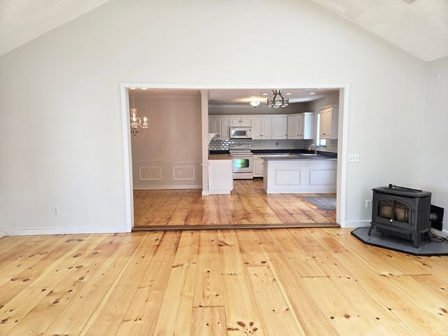16 9th Street, Leominster, MA 01453