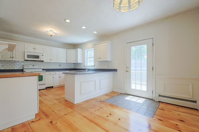 16 9th Street, Leominster, MA 01453