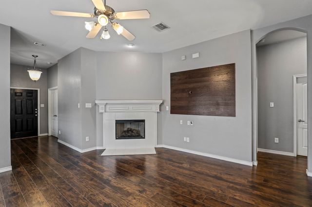 1104 Grey Fox Drive, Savannah, TX 76227